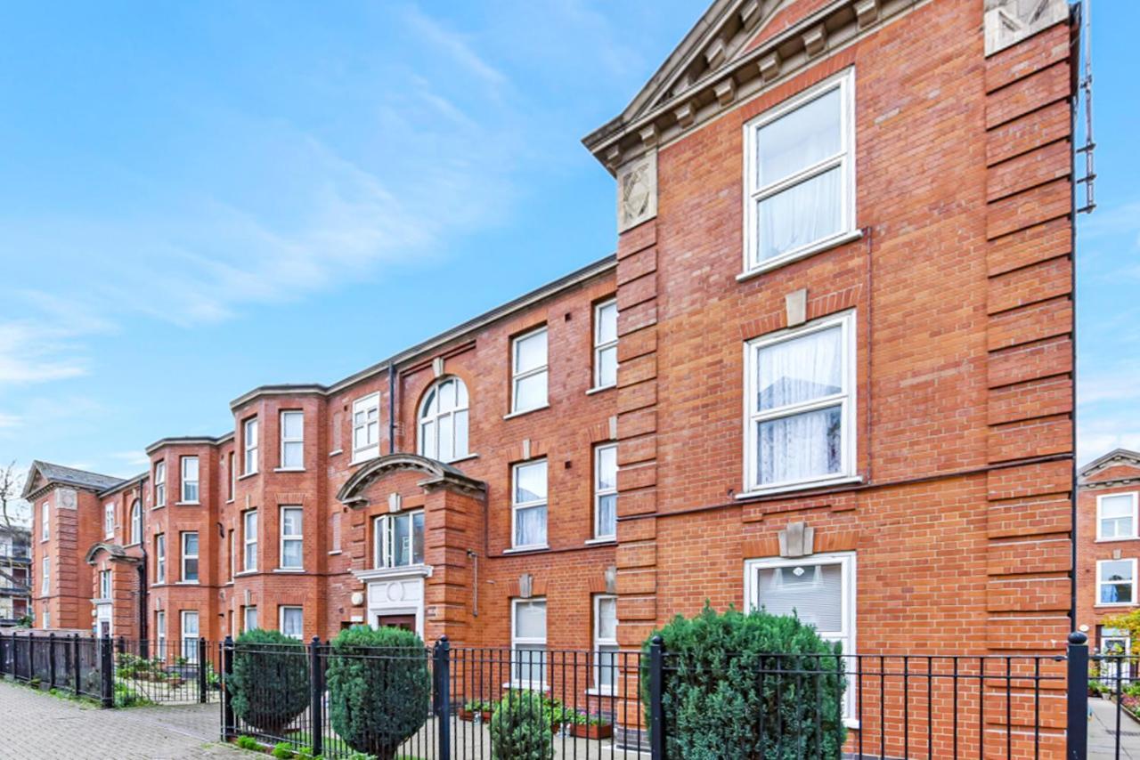 Apartment Family Friendly, Zone 2, 2 Beds, Overground