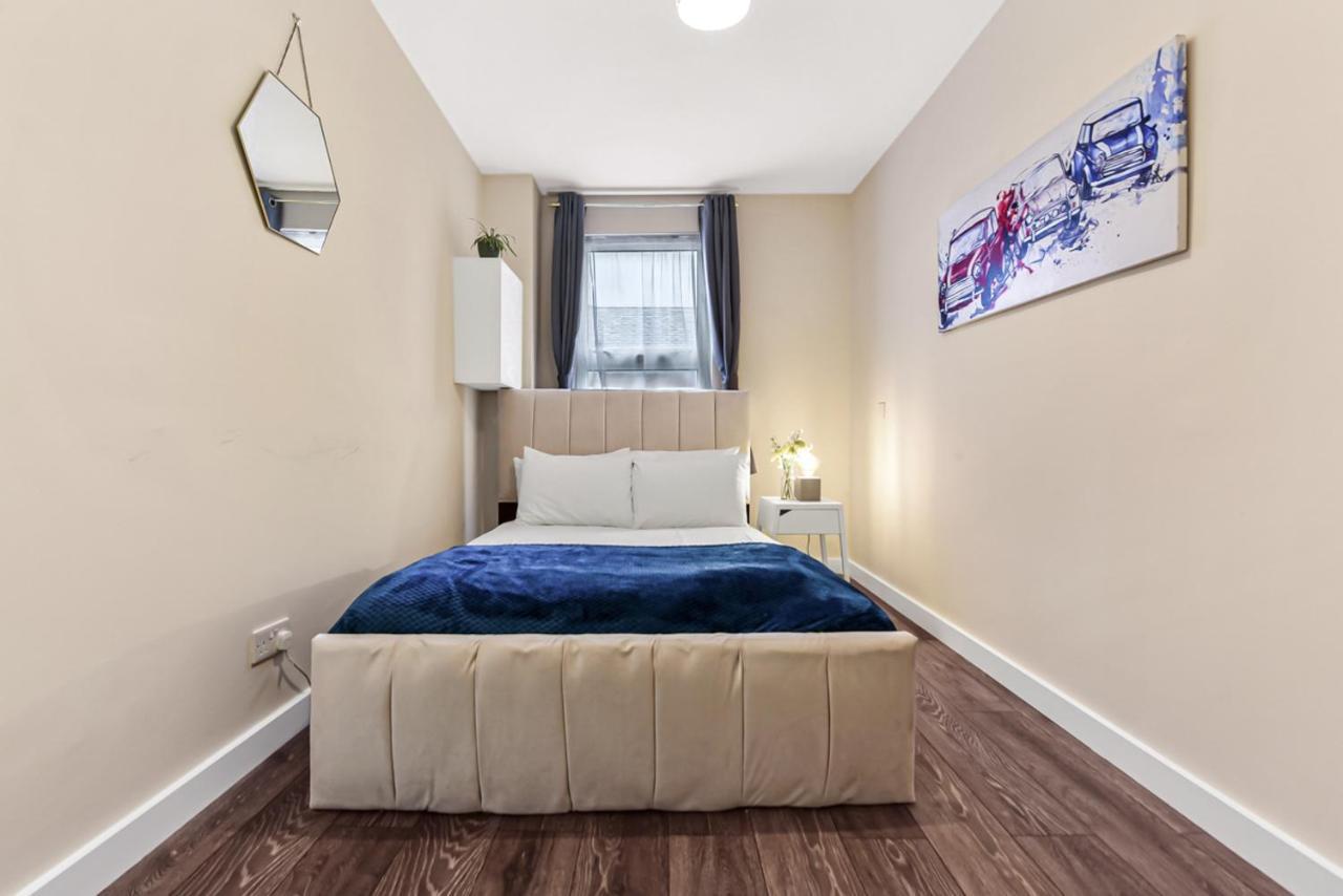 Family Friendly, Zone 2, 2 Beds, Overground