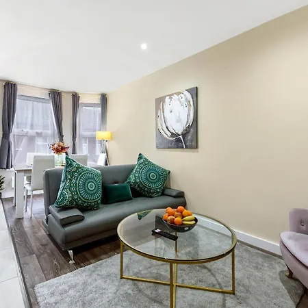 Family Friendly, Zone 2, 2 Beds, Overground London Exterior photo