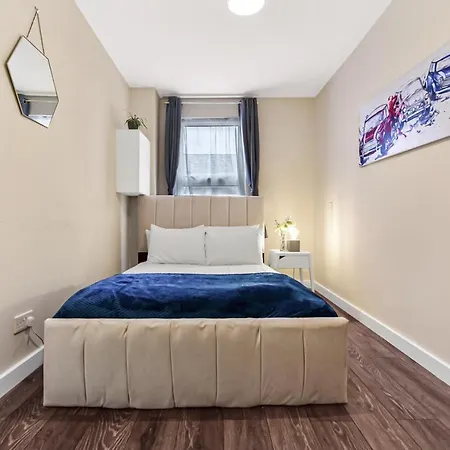 Family Friendly, Zone 2, 2 Beds, Overground London Exterior photo