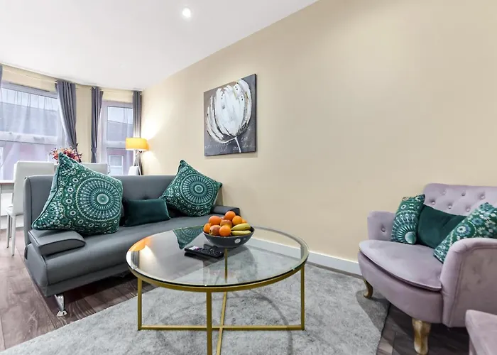 Family Friendly, Zone 2, 2 Beds, Overground