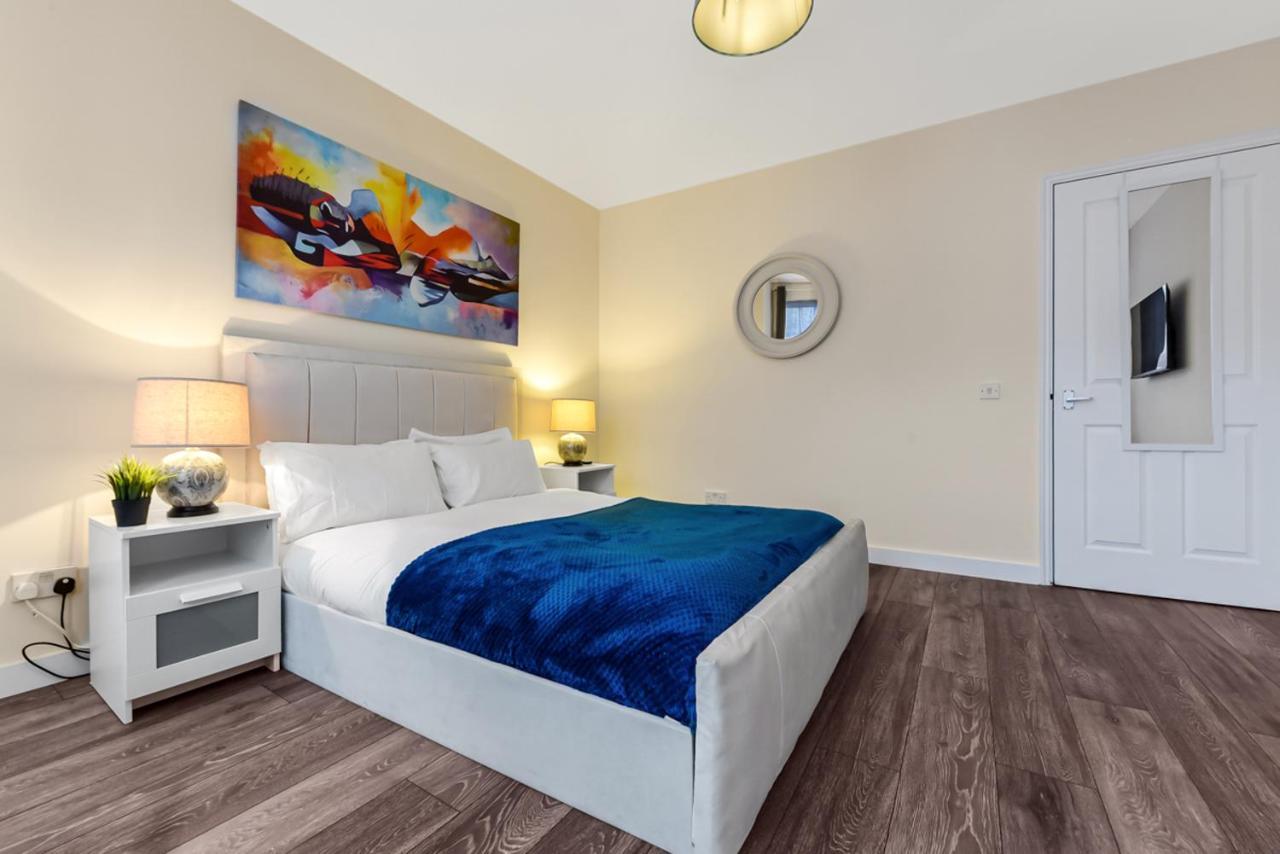 Family Friendly, Zone 2, 2 Beds, Overground Appartamento Londra